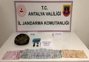 Jandarma Ekipleri Uyuturcu Tacirlerine Geit Vermiyor